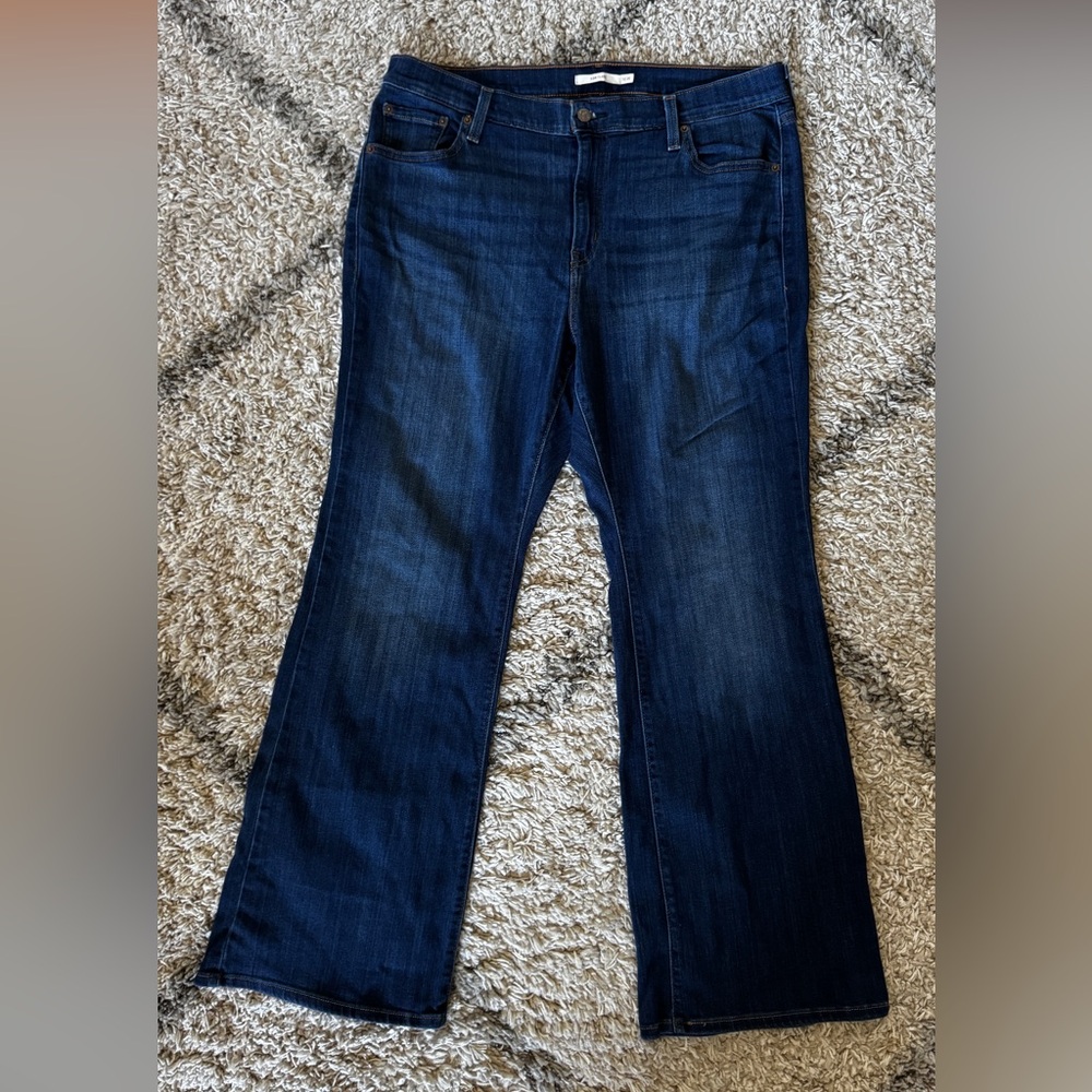Women's Levi’s Classic Blue Jeans
